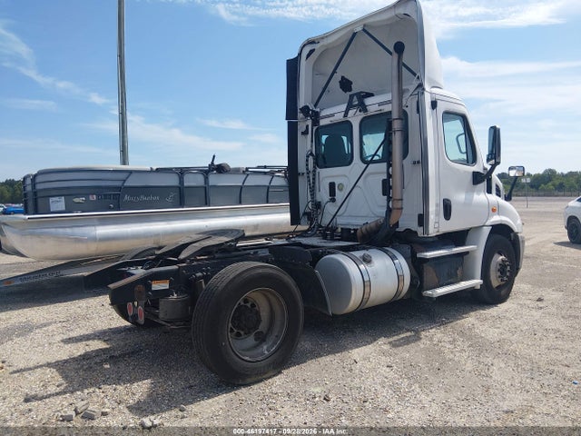 Продажа на аукционе авто 2017 Freightliner Cascadia 113, vin: 3AKBGBDVXHDHW0585, номер лота: 46197417