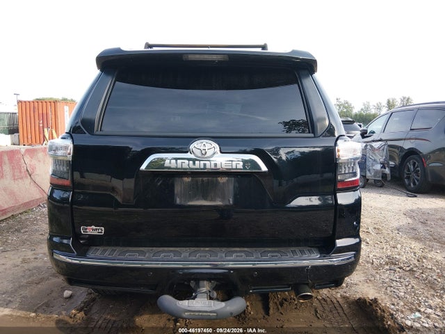 46197450 :رقم المزاد ، JTEBU5JR8H5424821 vin ، 2017 Toyota 4runner Limited مزاد بيع
