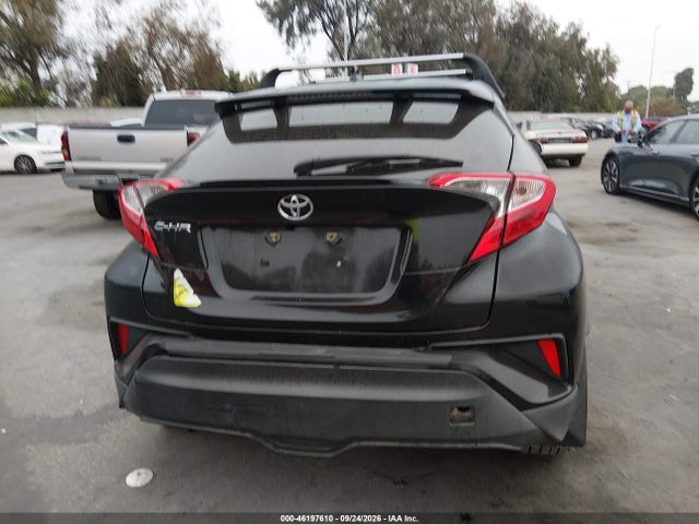 JTNKHMBX0J1005631 Toyota C-HR XLE