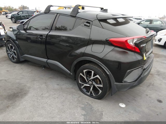 JTNKHMBX0J1005631 Toyota C-HR XLE