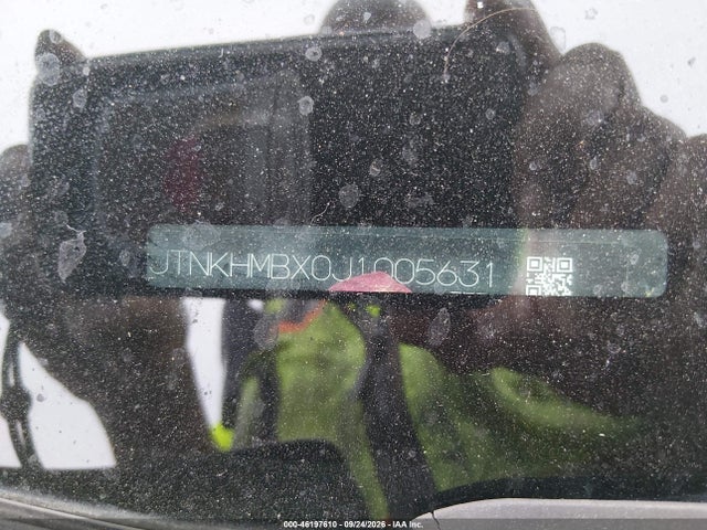 JTNKHMBX0J1005631 Toyota C-HR XLE