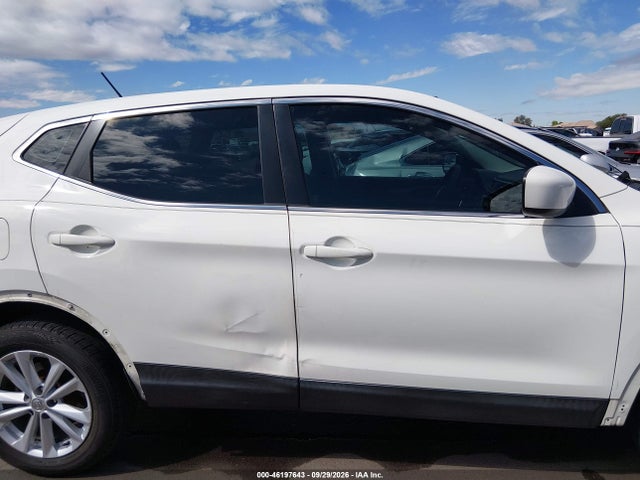 2018 Nissan Rogue Sport S მანქანა იყიდება აუქციონზე, vin: JN1BJ1CP6JW159451, აუქციონის ნომერი: 46197643