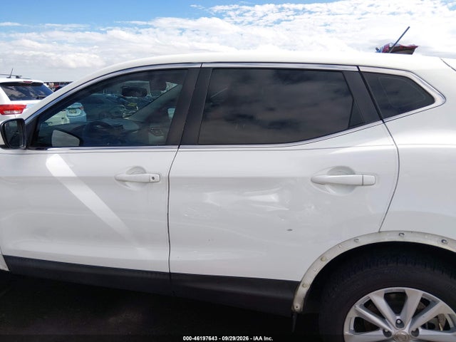 2018 Nissan Rogue Sport S მანქანა იყიდება აუქციონზე, vin: JN1BJ1CP6JW159451, აუქციონის ნომერი: 46197643