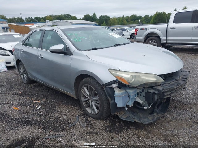 46197705 :رقم المزاد ، 4T1BF1FK0FU873511 vin ، 2015 Toyota Camry Se مزاد بيع