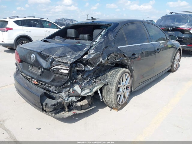46197724 :رقم المزاد ، 3VW4S7AJ3EM287606 vin ، 2014 Volkswagen Jetta Gli Edition 30 W/nav مزاد بيع