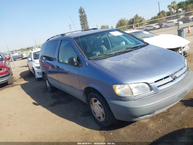 Продаж на аукціоні авто 1998 Toyota Sienna Le, vin: 4T3ZF13C5WU030987, номер лоту: 46197811