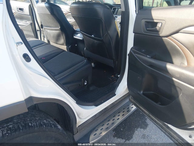 Toyota Highlander Le Plus 2016 5TDZKRFH8GS149511 Image 8