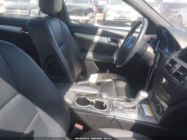 2010 Mercedes-benz C 300 Luxury/sport მანქანა იყიდება აუქციონზე, vin: WDDGF5EB6AR097583, აუქციონის ნომერი: 46197918