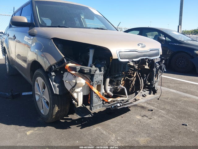 Продажа на аукционе авто 2015 Kia Soul, vin: KNDJN2A20F7220238, номер лота: 46198057