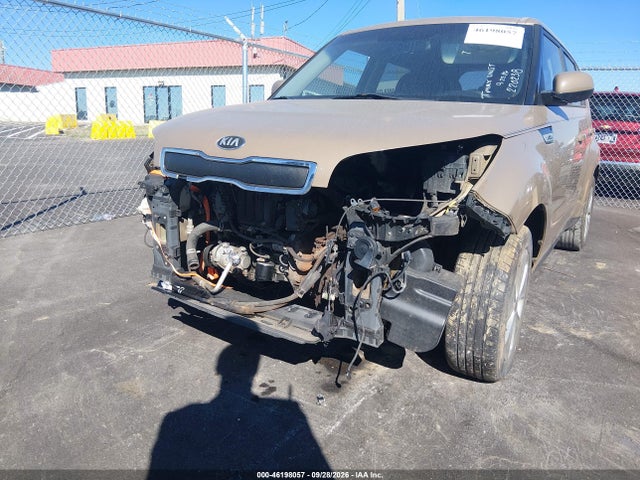 Продажа на аукционе авто 2015 Kia Soul, vin: KNDJN2A20F7220238, номер лота: 46198057