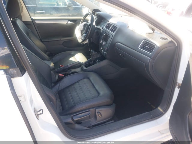2014 Volkswagen Jetta 1.8t Sel მანქანა იყიდება აუქციონზე, vin: 3VWL17AJ6EM408644, აუქციონის ნომერი: 46198123