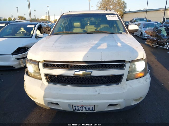 46198128 :رقم المزاد ، 1GNSKJE30BR222863 vin ، 2011 Chevrolet Suburban Lt مزاد بيع