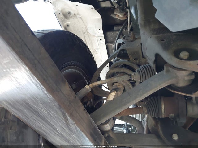 46198128 :رقم المزاد ، 1GNSKJE30BR222863 vin ، 2011 Chevrolet Suburban Lt مزاد بيع