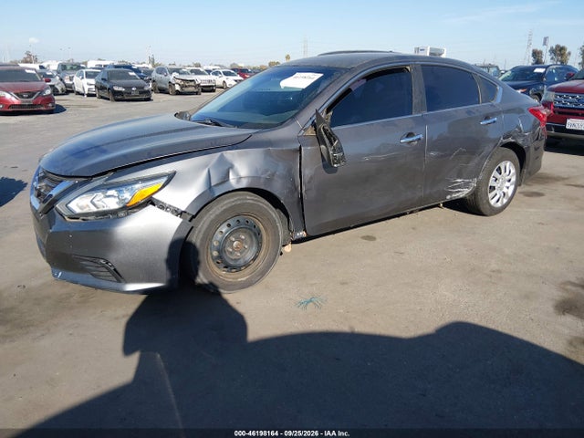 Nissan Altima 2.5 S 2016 1N4AL3AP3GC190545 Image 2