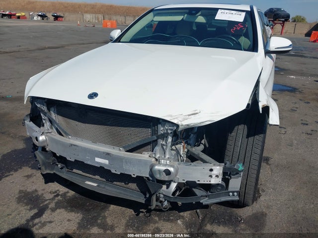 55SWF4JB4JU273332 Mercedes-Benz C 300
