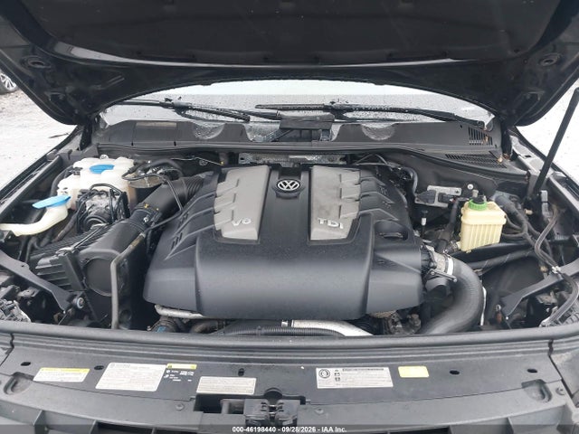 2014 Volkswagen Touareg Lux მანქანა იყიდება აუქციონზე, vin: WVGEP9BP8ED005300, აუქციონის ნომერი: 46198440