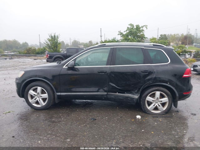 2014 Volkswagen Touareg Lux მანქანა იყიდება აუქციონზე, vin: WVGEP9BP8ED005300, აუქციონის ნომერი: 46198440