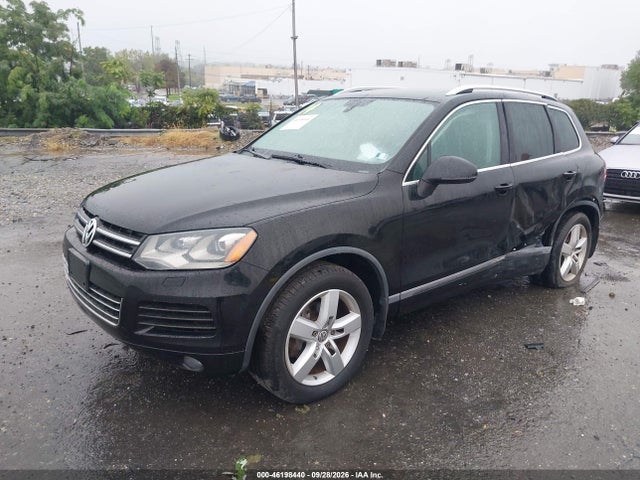 2014 Volkswagen Touareg Lux მანქანა იყიდება აუქციონზე, vin: WVGEP9BP8ED005300, აუქციონის ნომერი: 46198440