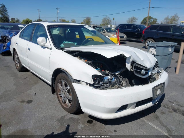 46198528 :رقم المزاد ، 19UUA5677YA008068 vin ، 2000 Acura Tl 3.2 W/navigation System (a5) مزاد بيع