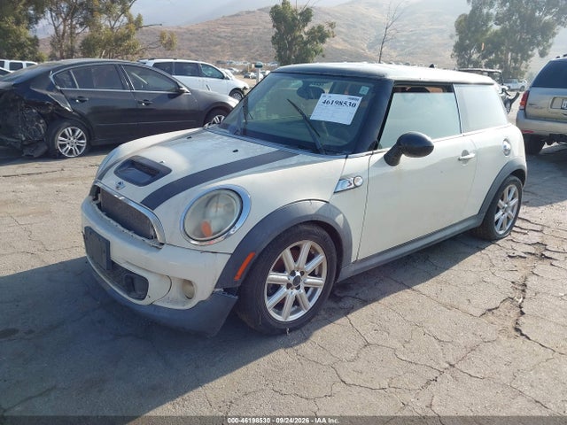 2011 Mini Cooper S მანქანა იყიდება აუქციონზე, vin: WMWSV3C57BTY16141, აუქციონის ნომერი: 46198530