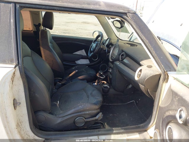2011 Mini Cooper S მანქანა იყიდება აუქციონზე, vin: WMWSV3C57BTY16141, აუქციონის ნომერი: 46198530