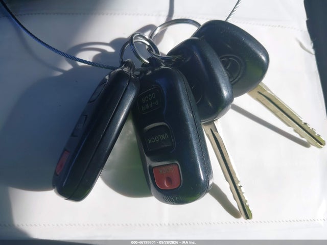 2001 Toyota Sienna Xle მანქანა იყიდება აუქციონზე, vin: 4T3ZF13C21U334626, აუქციონის ნომერი: 46198601