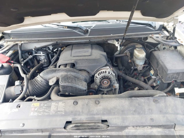 46198761 :رقم المزاد ، 1GNSKCE06BR379640 vin ، 2011 Chevrolet Tahoe Ltz مزاد بيع