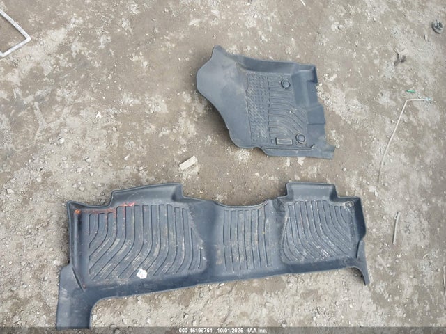 46198761 :رقم المزاد ، 1GNSKCE06BR379640 vin ، 2011 Chevrolet Tahoe Ltz مزاد بيع