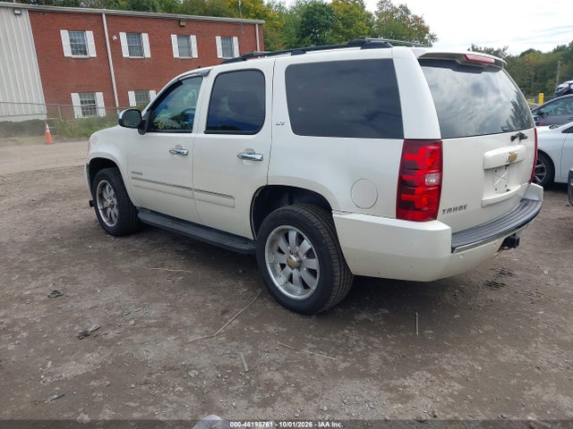 46198761 :رقم المزاد ، 1GNSKCE06BR379640 vin ، 2011 Chevrolet Tahoe Ltz مزاد بيع