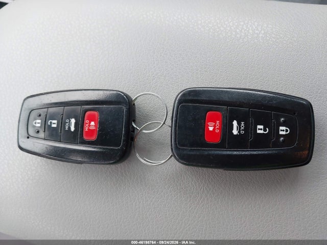 2020 Toyota Camry Le მანქანა იყიდება აუქციონზე, vin: 4T1L11AK1LU975552, აუქციონის ნომერი: 46198764