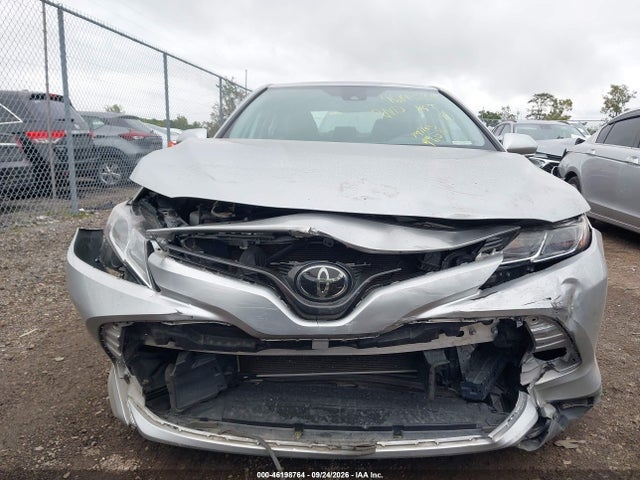 2020 Toyota Camry Le მანქანა იყიდება აუქციონზე, vin: 4T1L11AK1LU975552, აუქციონის ნომერი: 46198764