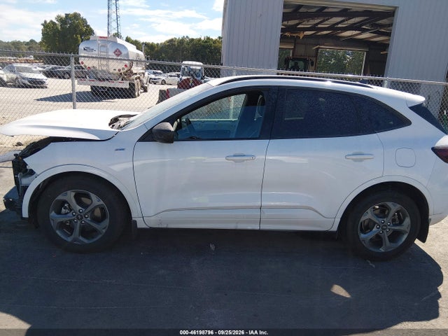 2023 Ford Escape St-line მანქანა იყიდება აუქციონზე, vin: 1FMCU0MZ0PUB46987, აუქციონის ნომერი: 46198796