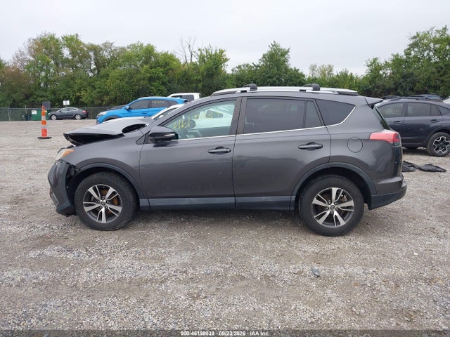46198839 :رقم المزاد ، 2T3RFREV5HW695923 vin ، 2017 Toyota Rav4 Xle مزاد بيع