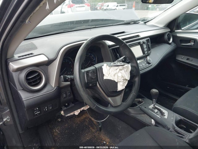 46198839 :رقم المزاد ، 2T3RFREV5HW695923 vin ، 2017 Toyota Rav4 Xle مزاد بيع