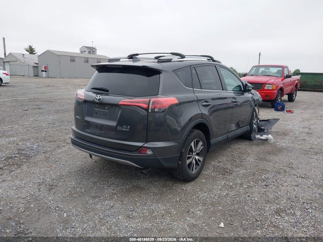46198839 :رقم المزاد ، 2T3RFREV5HW695923 vin ، 2017 Toyota Rav4 Xle مزاد بيع