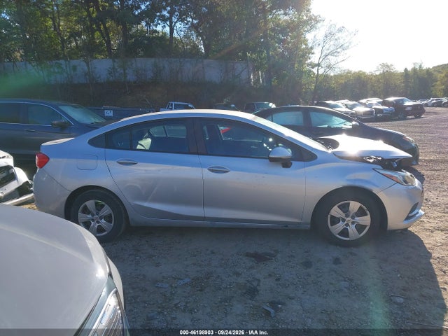 46198903 :رقم المزاد ، 1G1BC5SM5H7106730 vin ، 2017 Chevrolet Cruze Ls Auto مزاد بيع