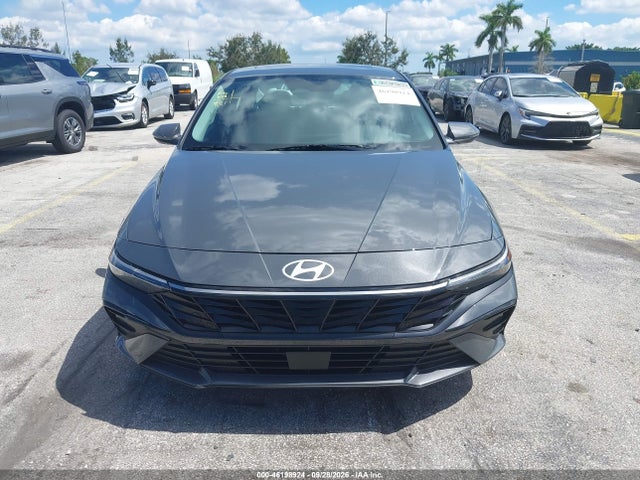 2025 Hyundai Elantra Limited მანქანა იყიდება აუქციონზე, vin: KMHLP4DG3SU031709, აუქციონის ნომერი: 46198924
