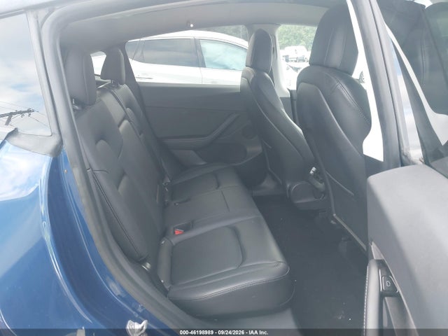 2021 Tesla Model Y Standard Range Rear-wheel Drive მანქანა იყიდება აუქციონზე, vin: 5YJYGDED6MF106428, აუქციონის ნომერი: 46198989