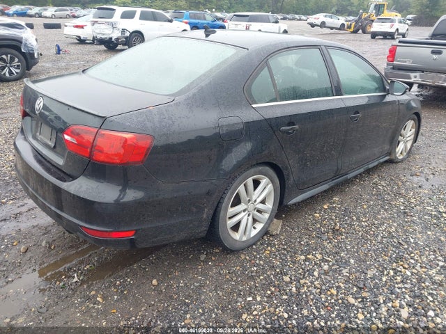 46199033 :رقم المزاد ، 3VW5A7AJ4CM109661 vin ، 2012 Volkswagen Gli Pzev مزاد بيع