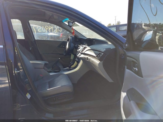 46199057 :رقم المزاد ، 1HGCR2F84FA178123 vin ، 2015 Honda Accord Ex-l مزاد بيع