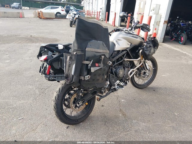 46199283 :رقم المزاد ، SMTE67DFXPTBK9694 vin ، 2023 Triumph Motorcycle Tiger 900 Rally Pro/900 Bond Edition مزاد بيع