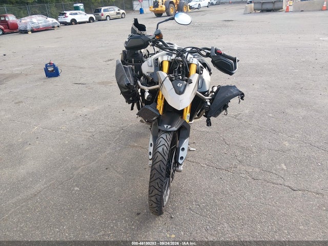 46199283 :رقم المزاد ، SMTE67DFXPTBK9694 vin ، 2023 Triumph Motorcycle Tiger 900 Rally Pro/900 Bond Edition مزاد بيع