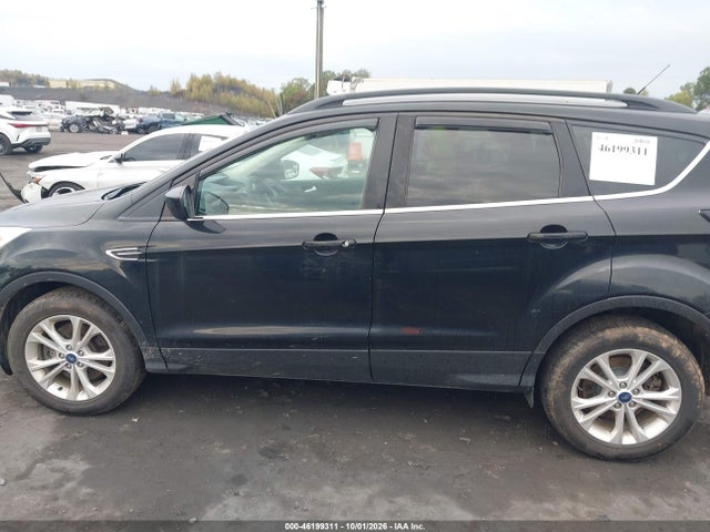 Продаж на аукціоні авто 2018 Ford Escape Se, vin: 1FMCU9GD2JUC40980, номер лоту: 46199311