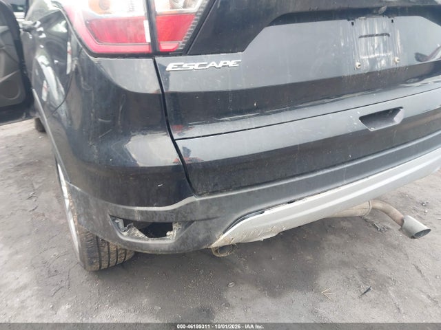 Продаж на аукціоні авто 2018 Ford Escape Se, vin: 1FMCU9GD2JUC40980, номер лоту: 46199311