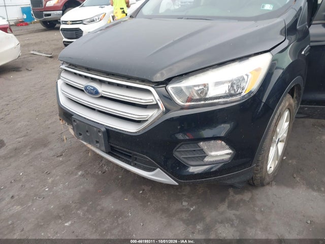 Продаж на аукціоні авто 2018 Ford Escape Se, vin: 1FMCU9GD2JUC40980, номер лоту: 46199311