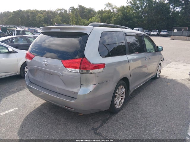 2014 Toyota Sienna Xle V6 8 Passenger მანქანა იყიდება აუქციონზე, vin: 5TDYK3DC3ES470658, აუქციონის ნომერი: 46199378