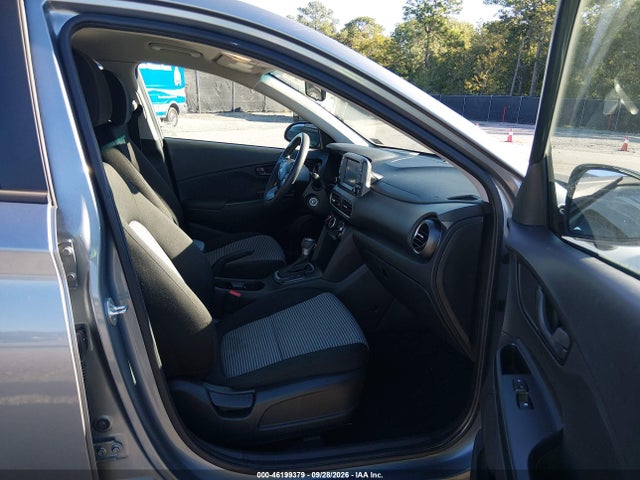 2021 Hyundai Kona Se მანქანა იყიდება აუქციონზე, vin: KM8K12AA6MU665777, აუქციონის ნომერი: 46199379