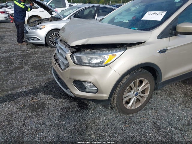 46199423 :رقم المزاد ، 1FMCU9GD9JUA88292 vin ، 2018 Ford Escape Se مزاد بيع