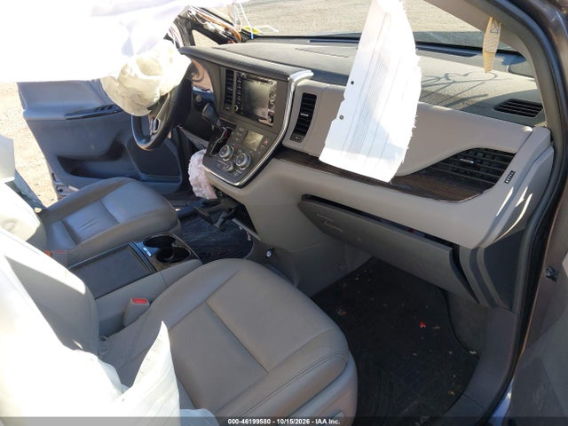 Продаж на аукціоні авто 2018 Toyota Sienna Xle 8 Passenger, vin: 5TDYZ3DC5JS925175, номер лоту: 46199580