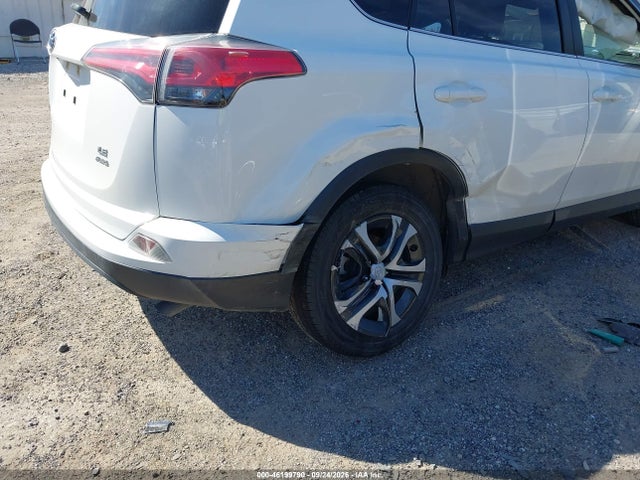 2018 Toyota Rav4 Le მანქანა იყიდება აუქციონზე, vin: JTMBFREV2JJ745747, აუქციონის ნომერი: 46199790
